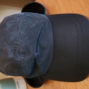 Lands End blacknwinter hatbwith ear flaps and